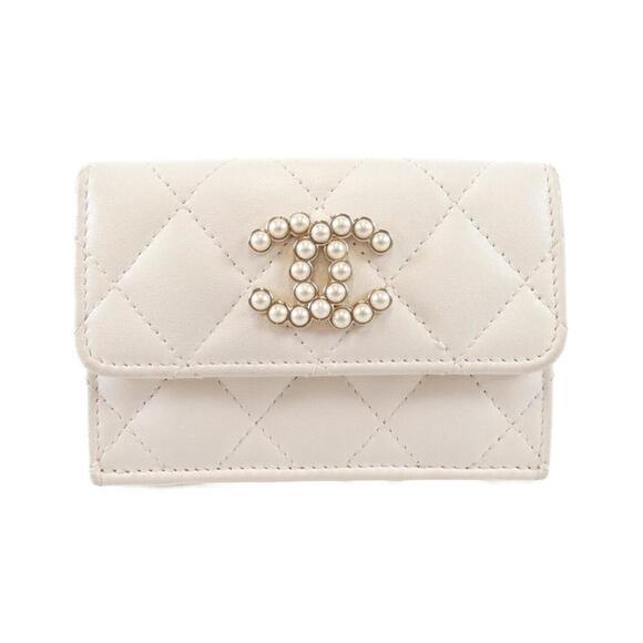 CHANEL White Wallet - Picture 1 of 9